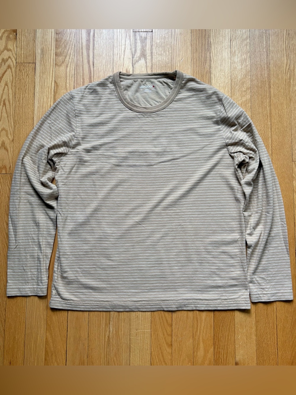 UNTUCKit Men’s Long Sleeve T-Shirt Pullover Large Tan White Stripes